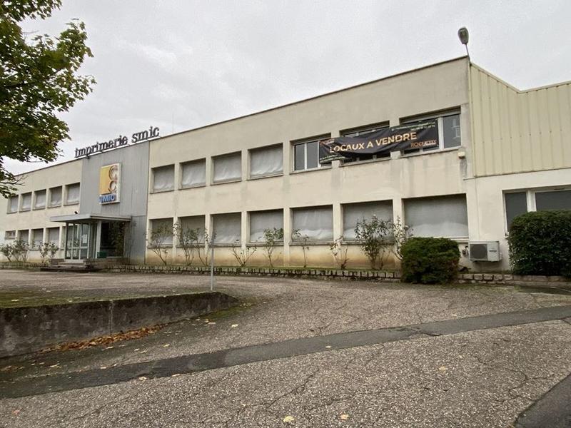 Entrepôt - 5 500 m² - 20 pièces