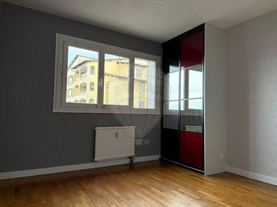 Appartement - 85 m² - 4 pièces