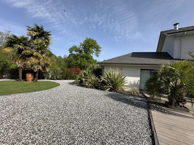 Maison - 202 m² - 5 pièces