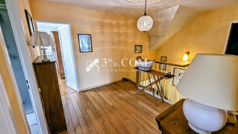 Maison - 196 m² - 7 pièces