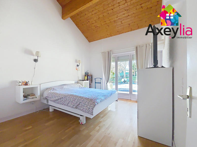 Maison - 203 m² - 7 pièces