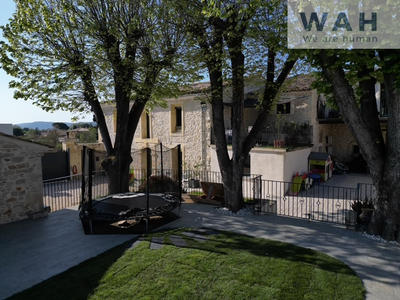 Propriété - 407 m² - 12 pièces