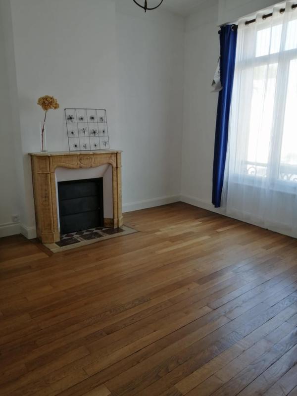 Maison - 220 m² - 8 pièces