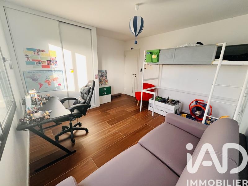 Maison - 222 m² - 7 pièces