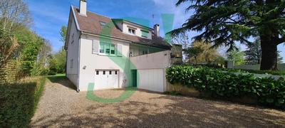 Maison - 233 m² - 7 pièces