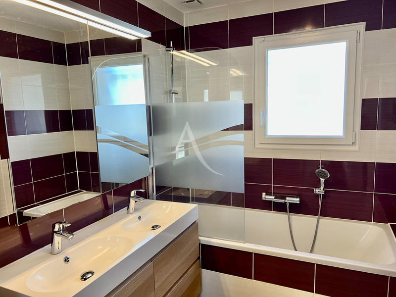 Maison - 126 m² - 6 pièces