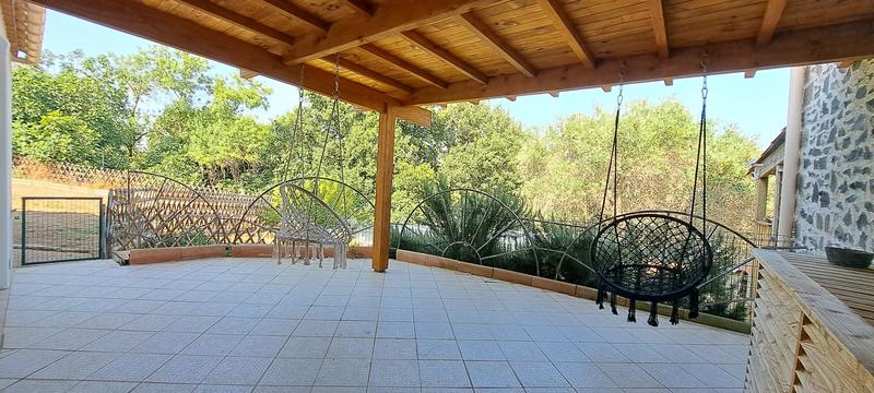 Maison - 246 m² - 7 pièces