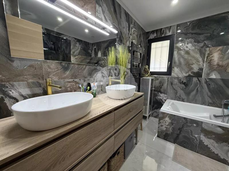 Villa - 161 m² - 6 pièces