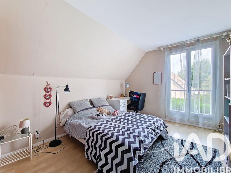 Maison - 235 m² - 8 pièces