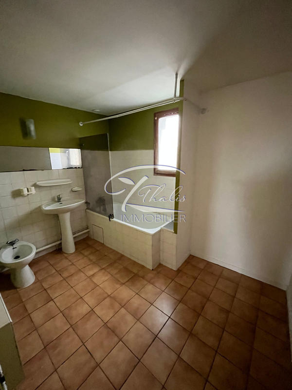 Maison traditionnelle - 171 m² - 8 pièces