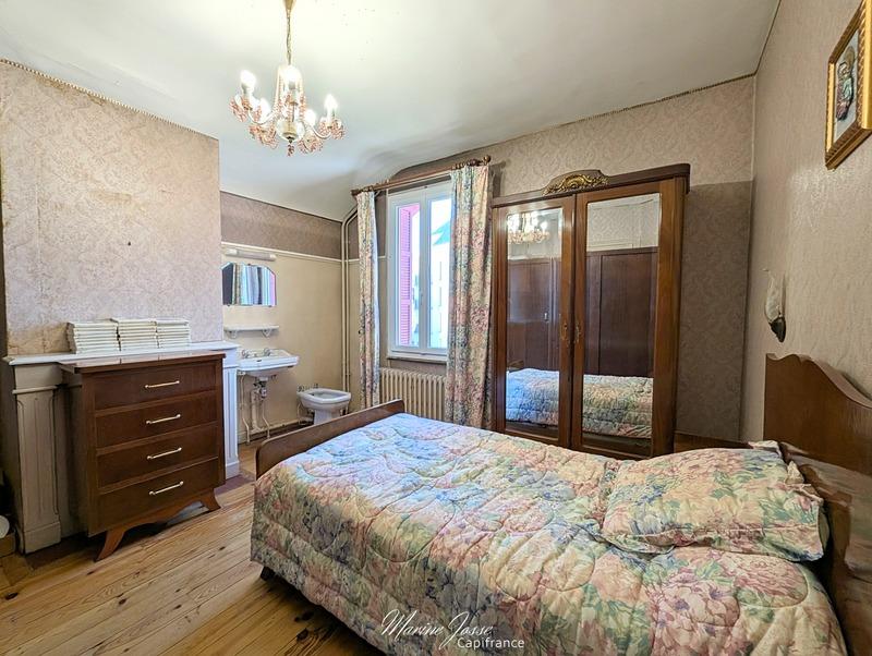 Maison - 186 m² - 7 pièces