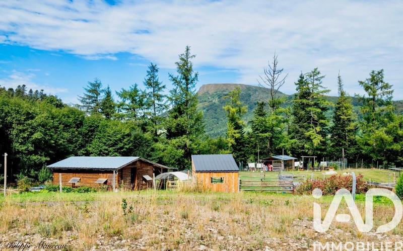 Maison - 231 m² - 7 pièces