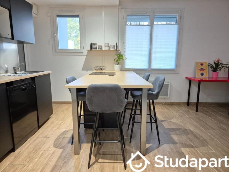 Chambre - 12 m² - 1 pièce