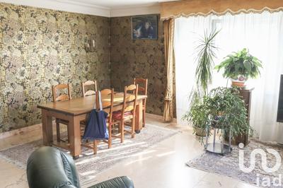 Maison - 234 m² - 8 pièces