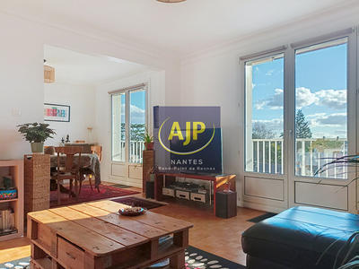 Appartement - 99 m² - 5 pièces