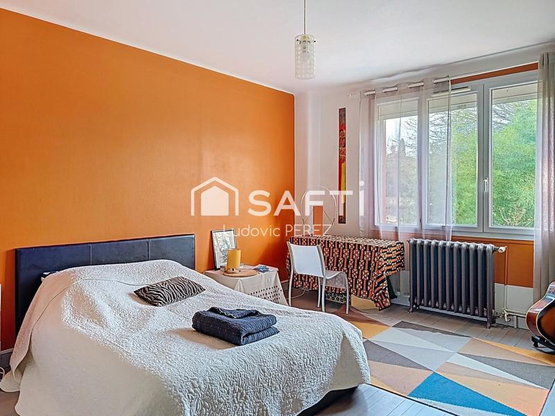 Maison - 219 m² - 8 pièces