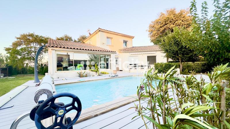 Villa - 190 m² - 6 pièces