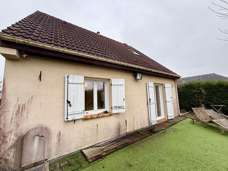 Maison - 90 m² - 5 pièces