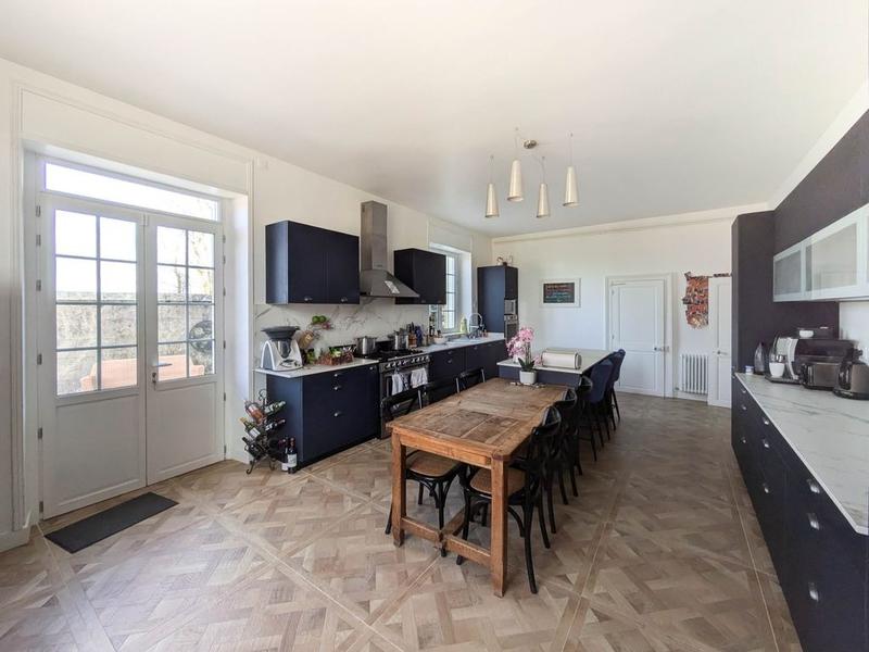 Manoir - 1 100 m² - 20 pièces