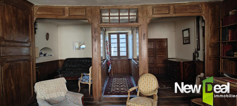 Demeure - 226 m² - 9 pièces