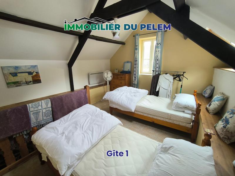 Maison - 208 m² - 9 pièces