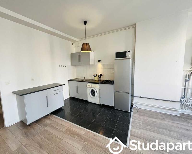 Chambre - 90 m² - 1 pièce