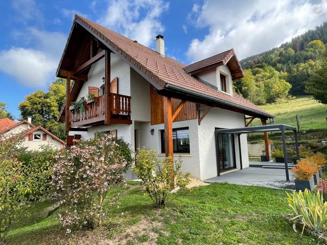 Maison - 134 m² - 4 pièces