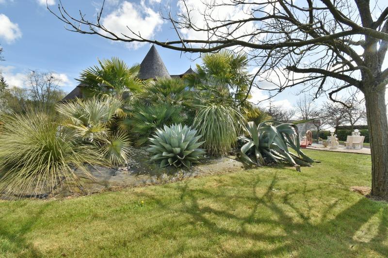 Maison - 241 m² - 7 pièces