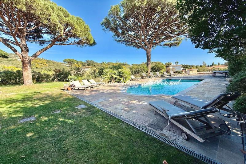 Villa - 300 m² - 8 pièces