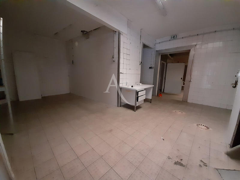 Local commercial - 206 m²