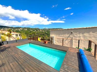 Villa - 180 m² - 6 pièces