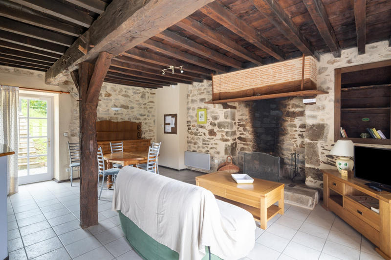 Maison - 1 791 m² - 39 pièces