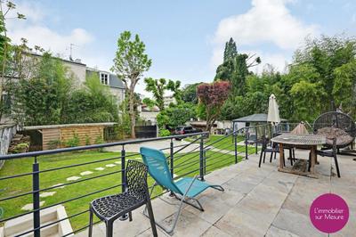 Villa - 300 m² - 7 pièces