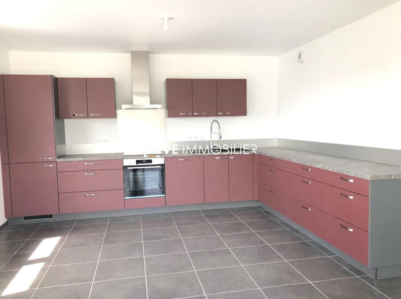 Appartement - 99 m² - 4 pièces