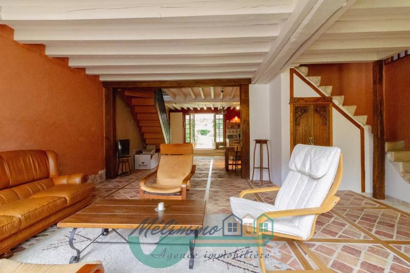 Maison - 373 m² - 11 pièces