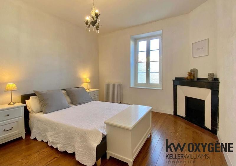 Maison - 220 m² - 6 pièces