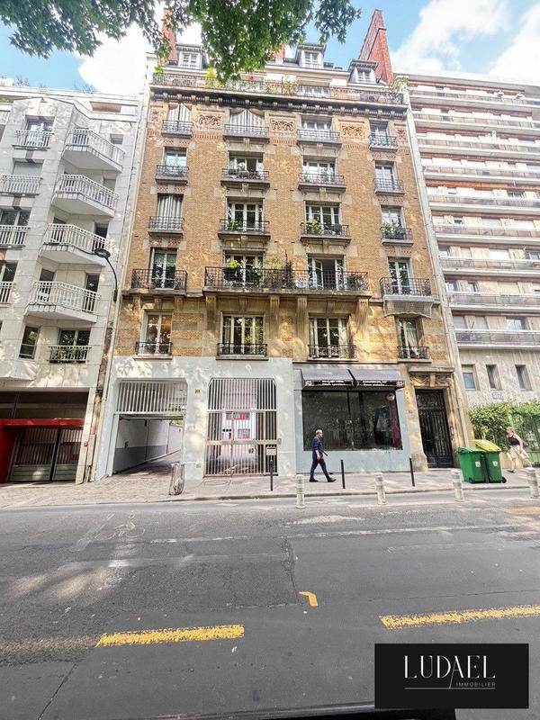 Parking / Garage - 12 m²