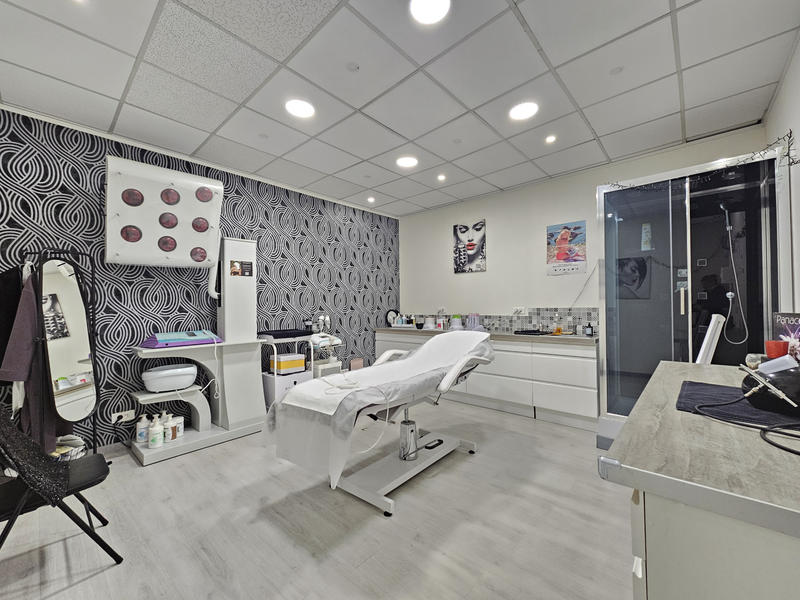 Fonds de commerce - Magasins - 110 m²