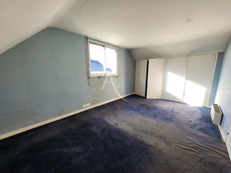 Maison - 189 m² - 9 pièces