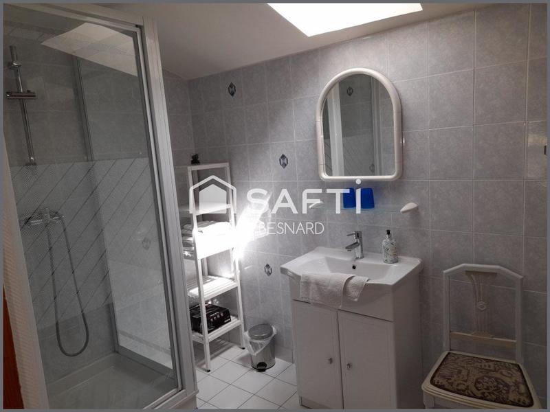 Maison - 305 m² - 12 pièces