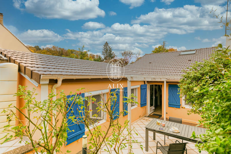 Maison traditionnelle - 75 m² - 4 pièces