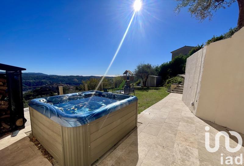 Maison - 93 m² - 4 pièces