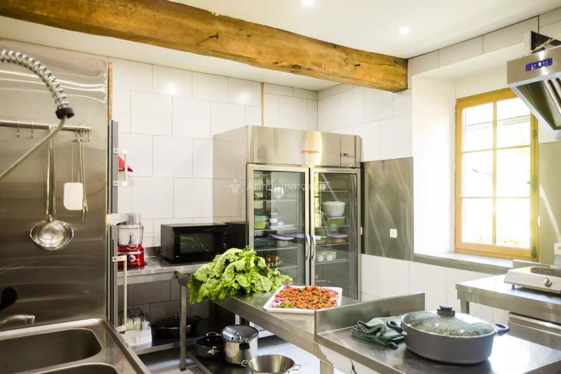 Maison - 557 m² - 20 pièces