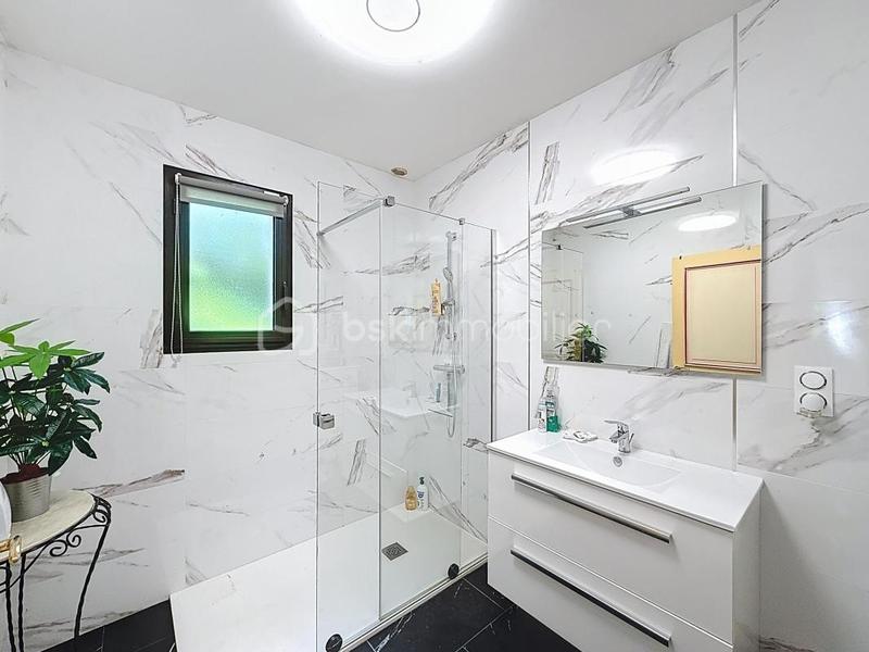 Propriété - 230 m² - 10 pièces