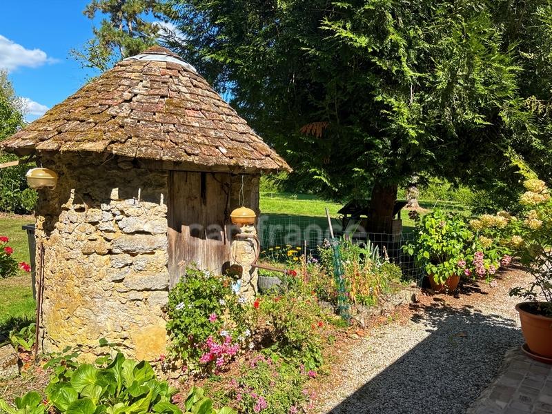 Propriété - 360 m² - 10 pièces