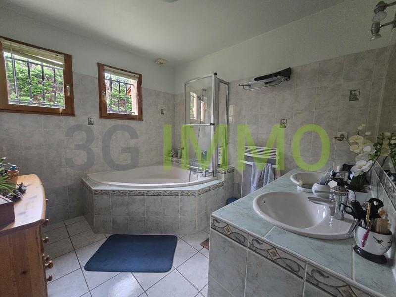 Maison - 135 m² - 5 pièces