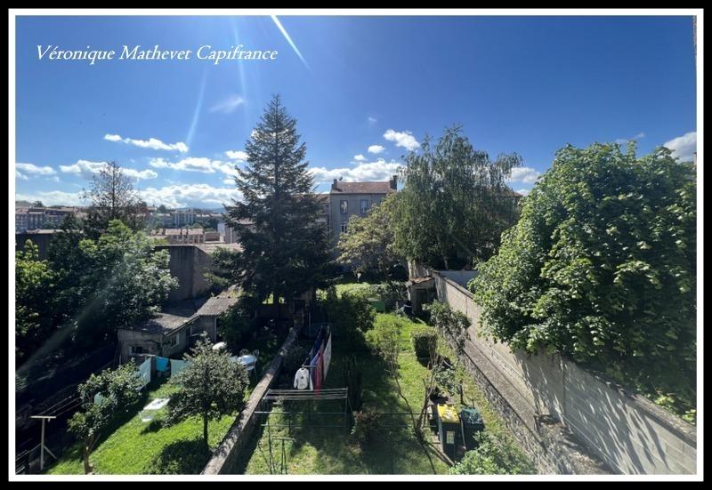 Appartement - 99 m² - 4 pièces