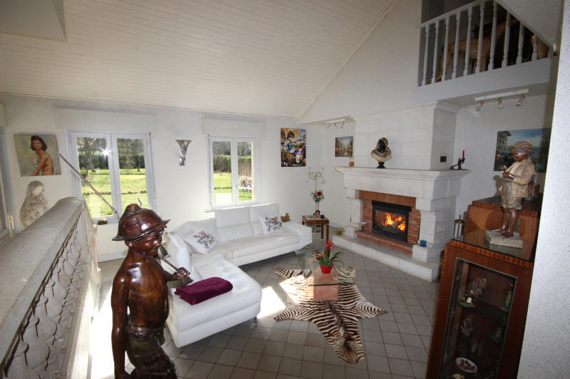 Maison - 234 m² - 7 pièces