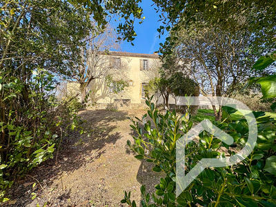 Maison - 260 m² - 7 pièces