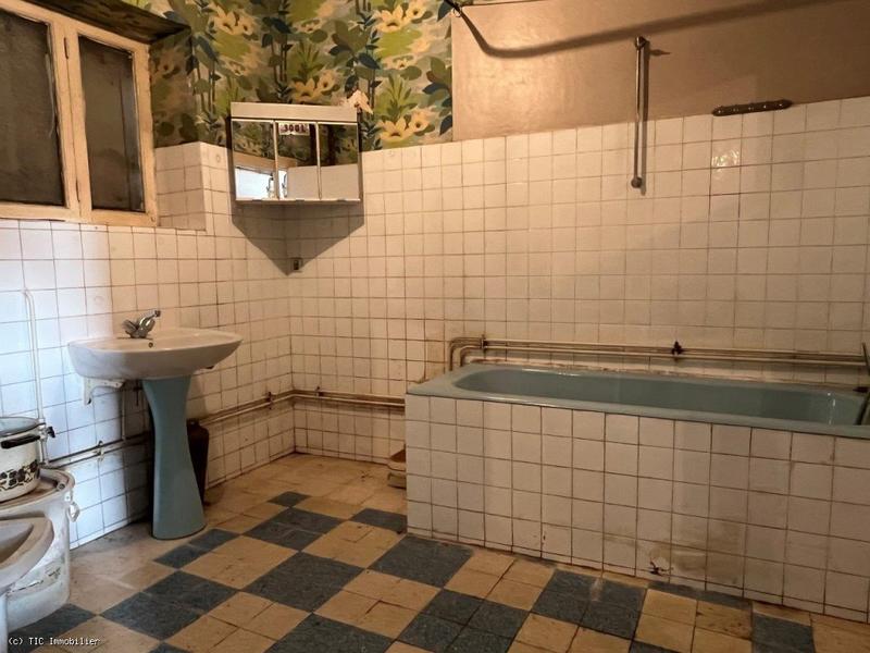 Maison - 230 m² - 9 pièces